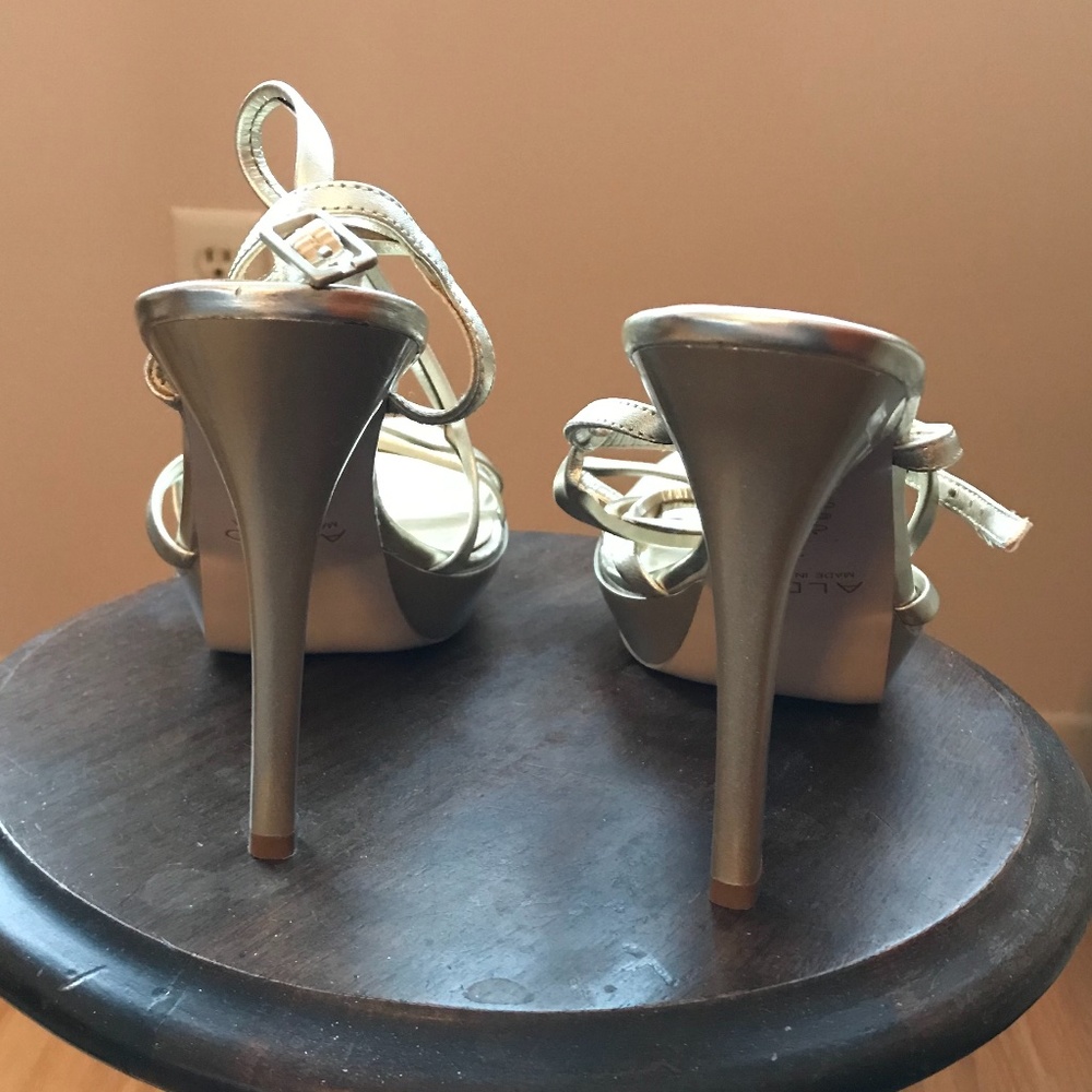 Aldo Metallic Gold Strappy Sandals - size 38, never worn - Picture 2 of 10